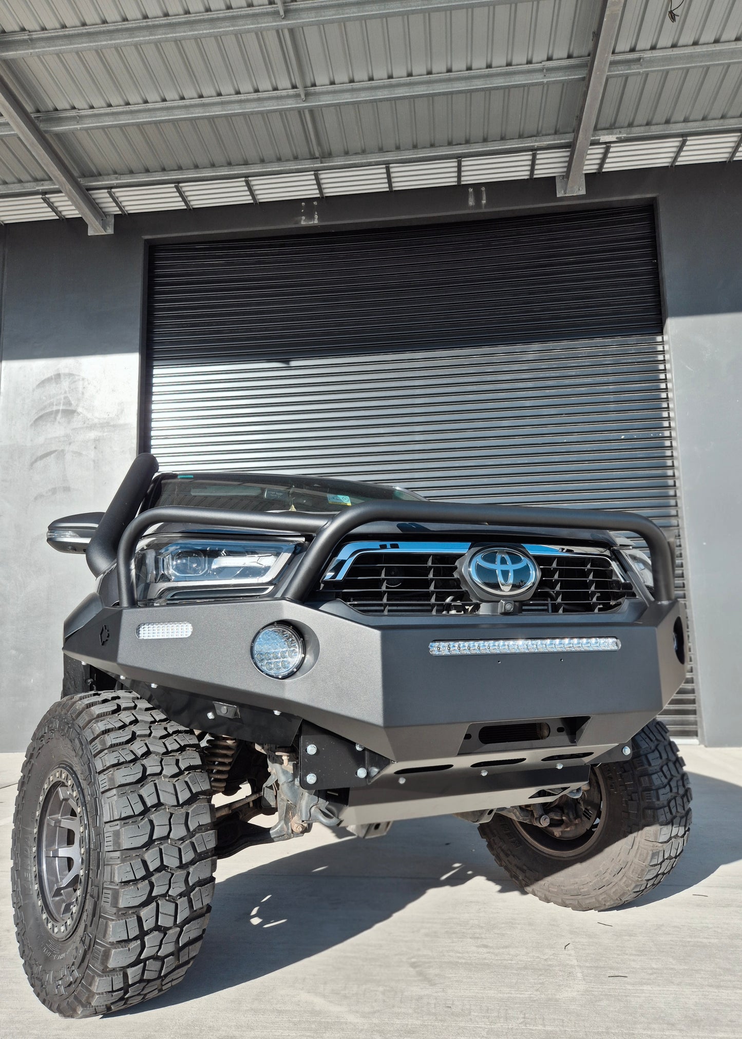 Muzzbar - Toyota Hilux N80 Rogue