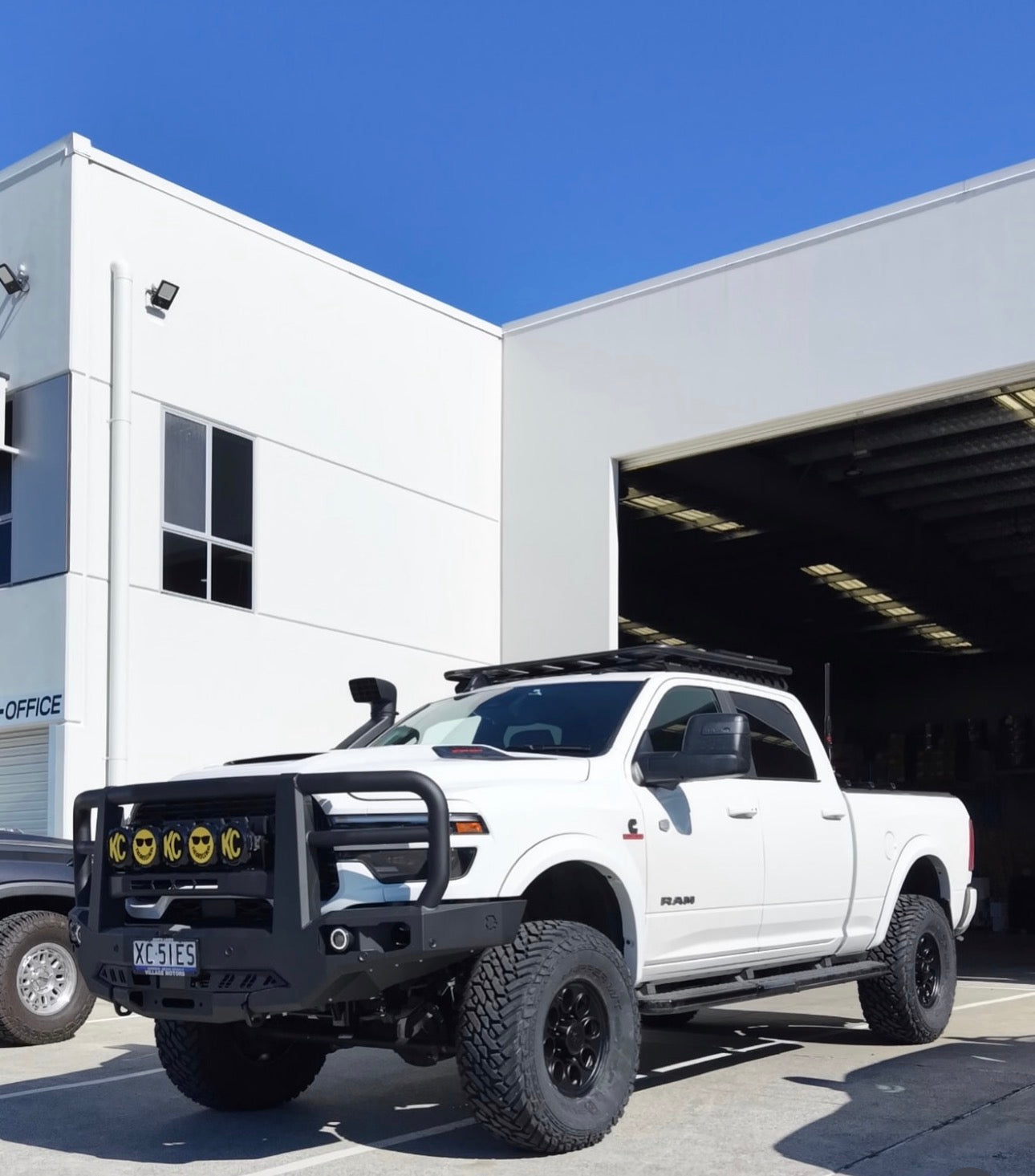 2025+ Offroad Creative Ram 2500/3500 DJII Triple Hoop Bull Bar